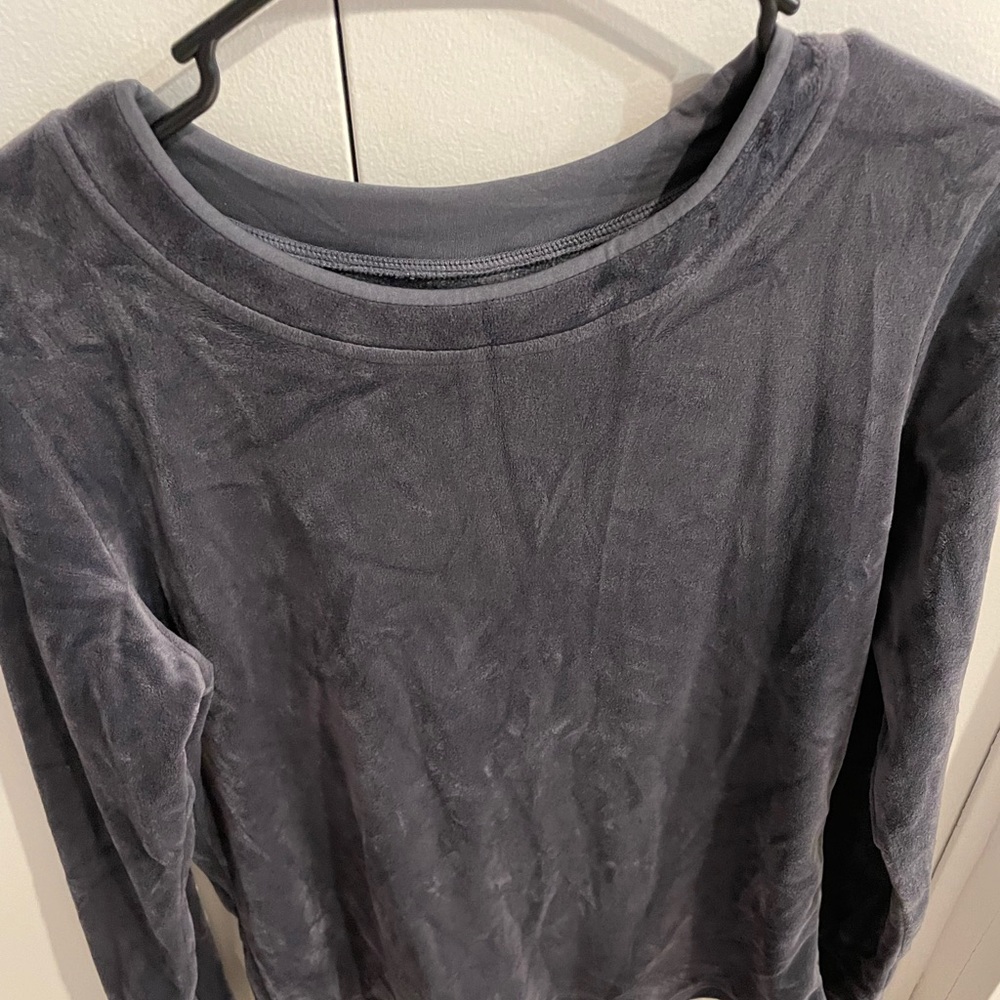 Velvety long sleeve top